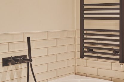 A bathroom at Ty Florence, Gower