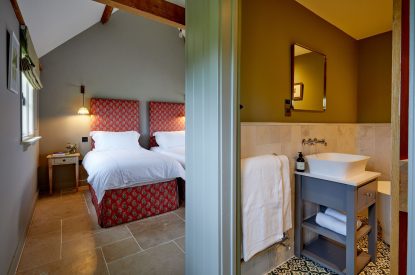 An ensuite bedroom at Milk Barn, Cotswolds