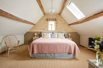 A double bedroom at Orchard Stable, Cotswolds