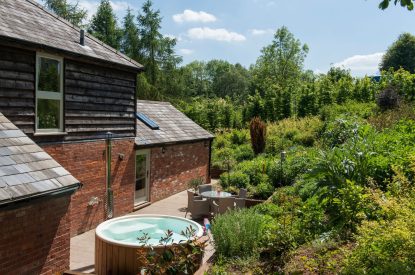 The hot tub at Wood Cottage, Worcestershire