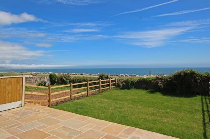 The garden with sea view at Beesands Vista, Devon