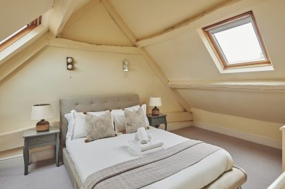 A double bedroom at Acorn Barn, Cotswolds