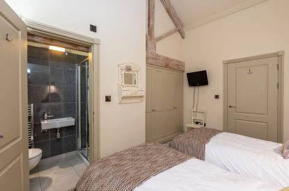 A twin bedroom at Cowdale Cottage, Yorkshire