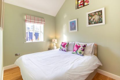 A double bedroom at Grindle Cottage, Devon