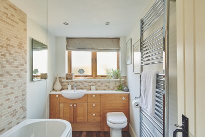 A bathroom at Jersey Barn, Chiltern Hills