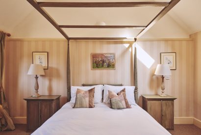 A double bedroom at Jersey Barn, Chiltern Hills