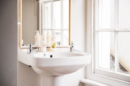 A bathroom at 5 The Quay, Devon