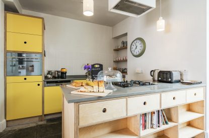 The kitchen at 5 The Quay, Devon