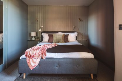 The bedroom at Redbrick Studio, Devon
