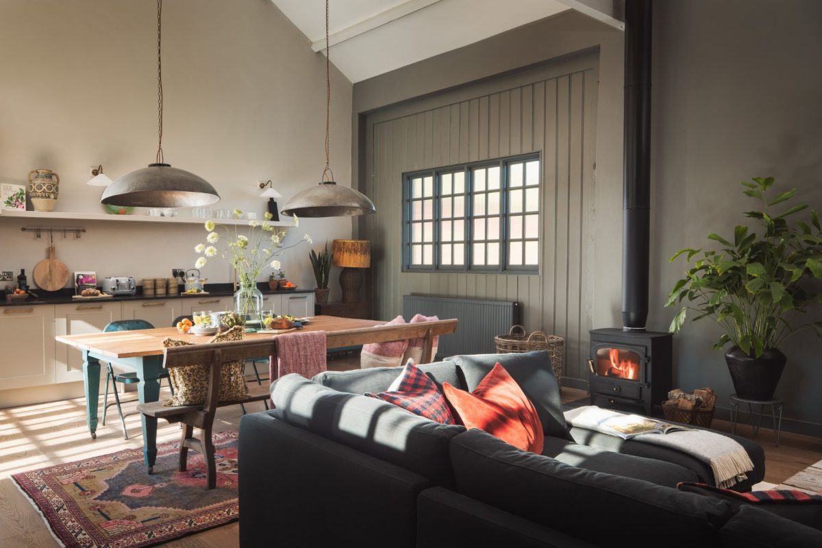 The living room at Redbrick Loft, Devon