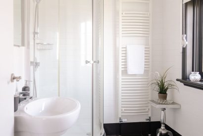 A bathroom at Christie Mansion, Isle of Wight