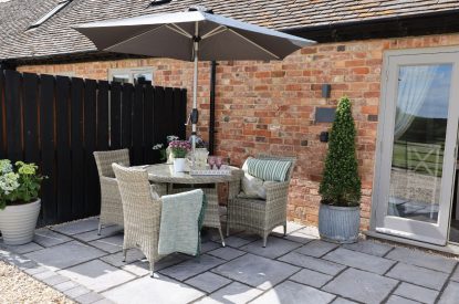 The outdoor patio at Piglet's Hideaway, Cotswolds