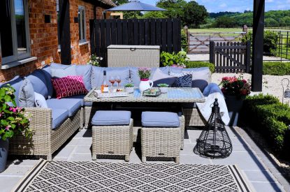 The outdoor patio at The Blended Barn, Cotswolds