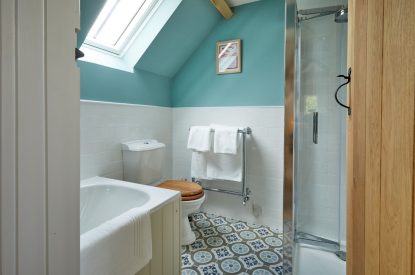 A bathroom at The Barn at Ampneyfield, Gloucestershire