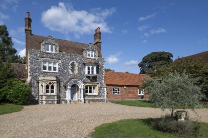 The exterior of Hedge Farmhouse, Buckinghamshire