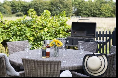 The exterior of Hedge Farmhouse, Buckinghamshire