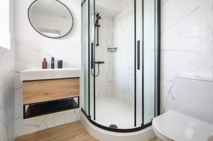 A bathroom at Groeslon, Anglesey