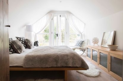 A double bedroom at Meadow Cottage, Cotswolds