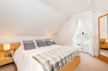 A double bedroom at Meadow Cottage, Cotswolds