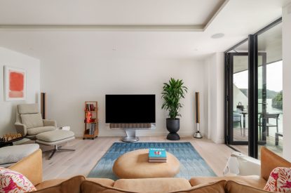 The living room at Ocean Eyes, Devon