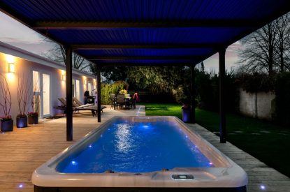 The heated pool at Paisley Cottage, Kent