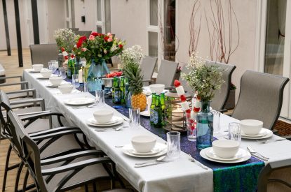 Outdoor dining at Sunset Retreat, Kent