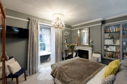 A double bedroom at Wye Valley Manor, Ross on Wye