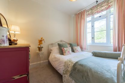 A double bedroom at Copper Beech Cottage, Dulverton