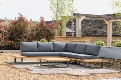 Outdoor seating at The Foaling Box at Lanhill, Wiltshire
