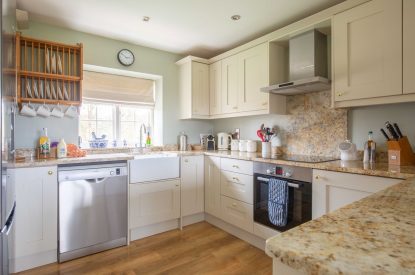 The kitchen at Byron Cottage, Cotswolds
