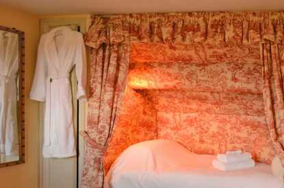 A double bedroom at Byron Cottage, Cotswolds