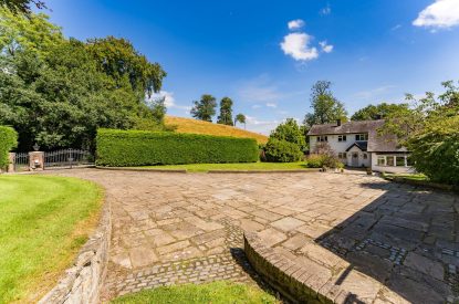 Private parking at Garden Cottage, Cheshire