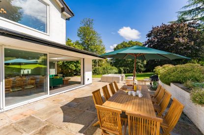 Outdoor dining at Garden Cottage, Cheshire