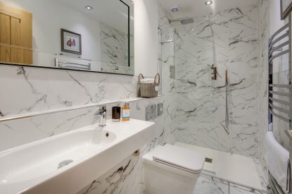 A shower room at Lomond House, Loch Lomond
