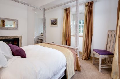 The four poster bed at Lomond House, Loch Lomond