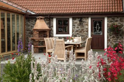 Outdoor dining at Stuart House, St Andrews