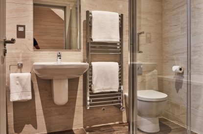 An en-suite bathroom at The Henson, Northumberland