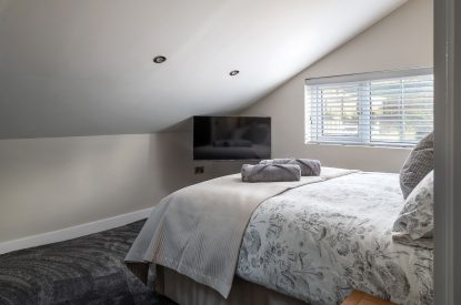 A king size bedroom at The Annex at Runninghill, Peak District