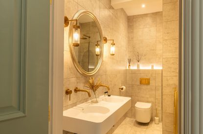 En-suite bathroom at Coral House, Dorset