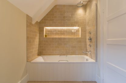 A bathroom at Hawthorn Farmhouse, Somerset