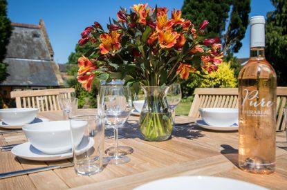 Outdoor dining at Yew Tree Farmhouse, Somerset