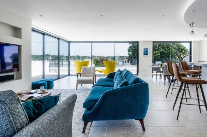 The living area at Skippers Retreat, Hamble