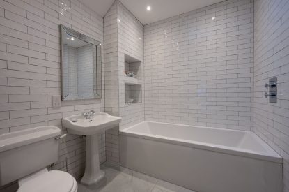 A bathroom at Fernbrae Farmhouse, Perthshire