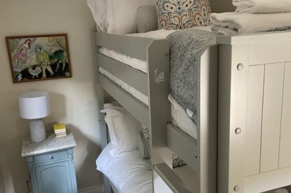 The bunk bedroom at Evergreen Cottage, Hampshire