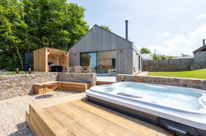 The hot tub at Woodlark, Devon