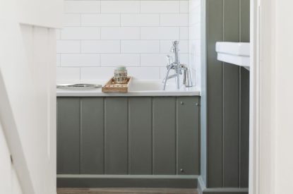 A bathroom at Heartview Cottage, Cotswolds