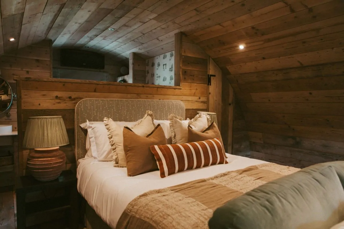 The luxurious king size bed at Lovage Pyggy, Hampshire