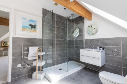 A bathroom at Tides Edge, Cornwall