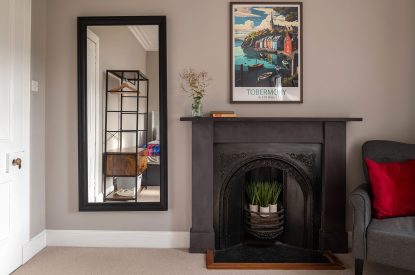 A twin bedroom at Quarter House, Scottish Borders