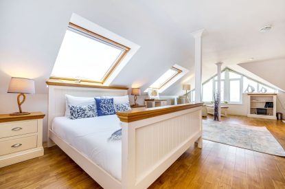 The master suite at Tranquil Shores, Cornwall